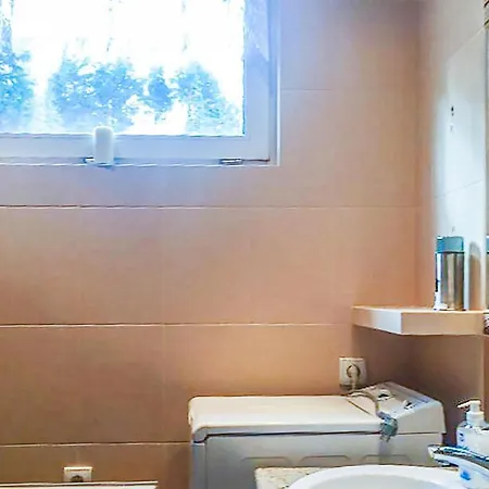 Stunning In With Wifi Golubie